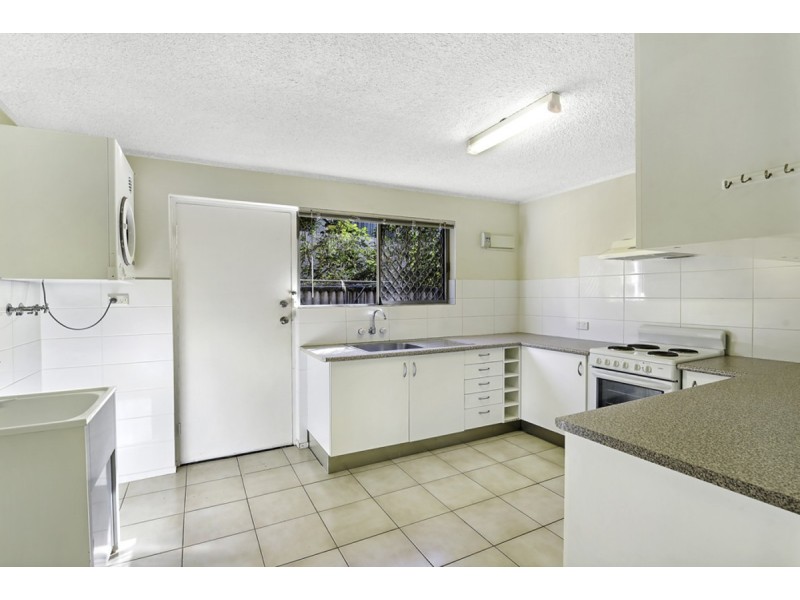 10/14 Central Street, Labrador QLD 4215