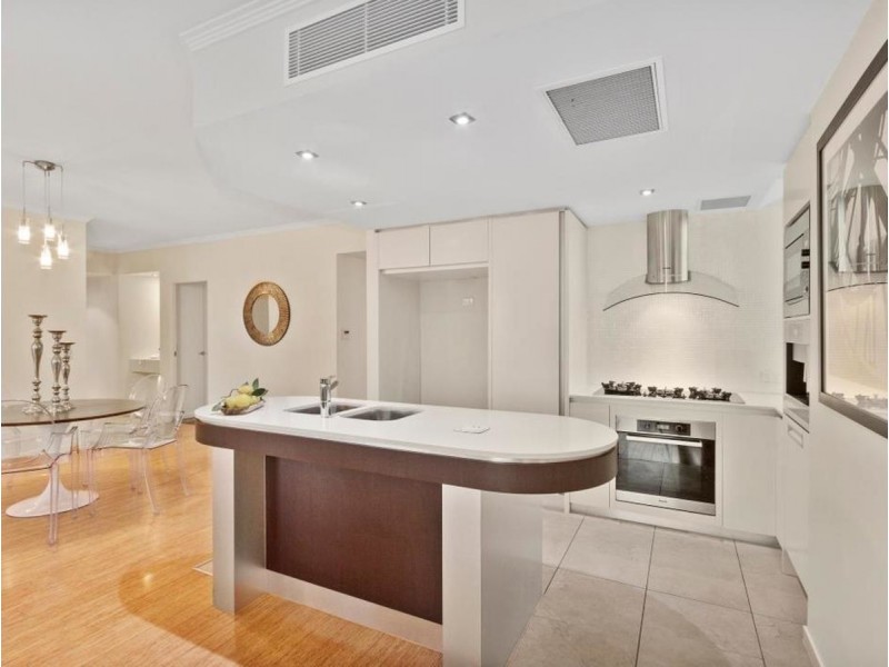 87/28 Bayview Street, Runaway Bay QLD 4216