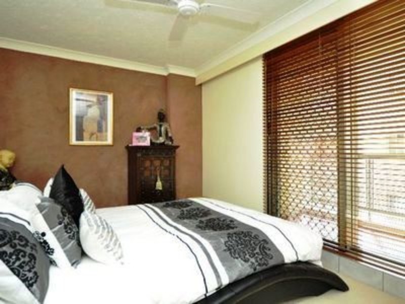 2/524 Marine Parade, Biggera Waters QLD 4216
