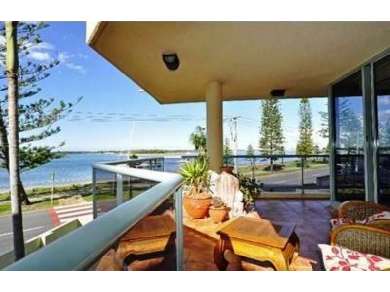 2/524 Marine Parade, Biggera Waters QLD 4216