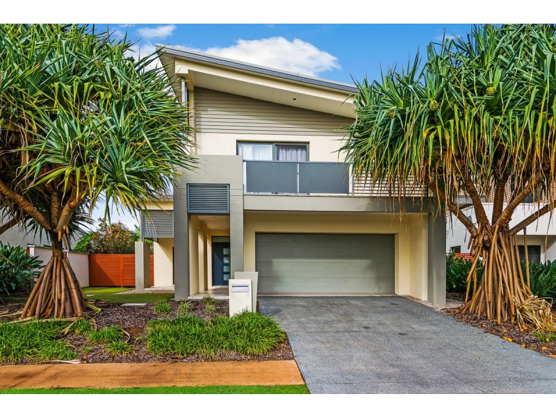 8 Cova Boulevard, Hope Island QLD 4212