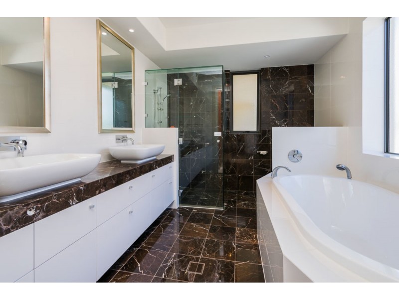 8088 Riverside Drive, Sanctuary Cove QLD 4212