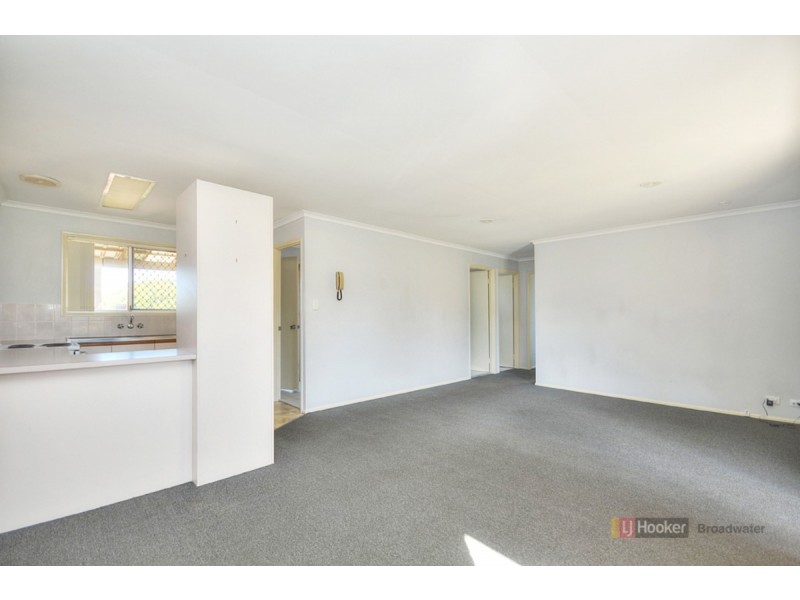 2/348 Government Road, Labrador QLD 4215