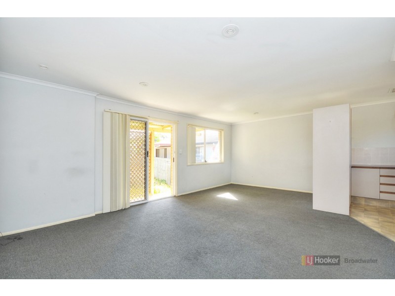 2/348 Government Road, Labrador QLD 4215