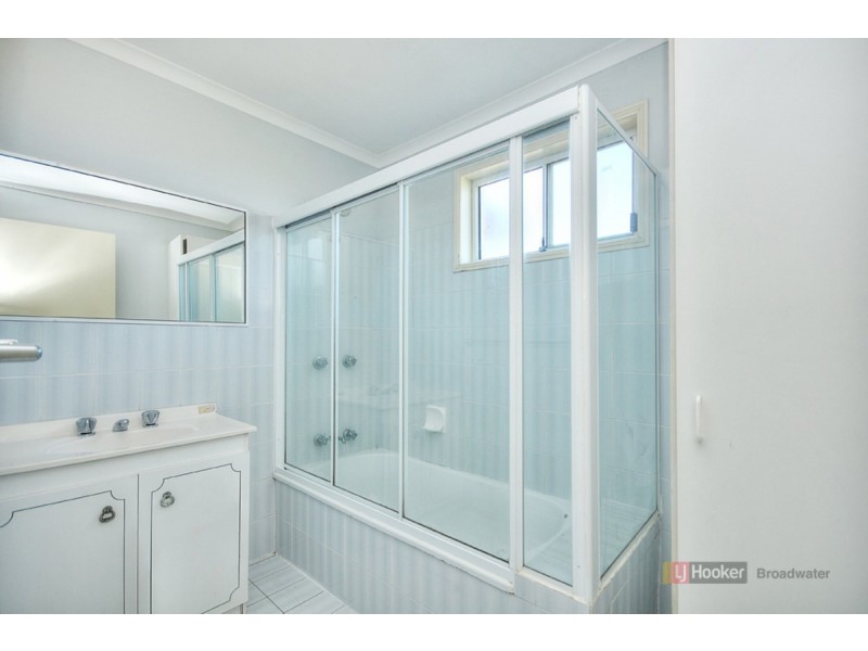 2/348 Government Road, Labrador QLD 4215