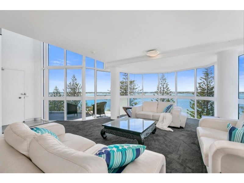 15/204 Marine Parade, Labrador QLD 4215