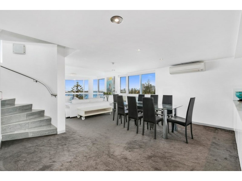 15/204 Marine Parade, Labrador QLD 4215