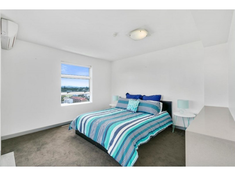 15/204 Marine Parade, Labrador QLD 4215