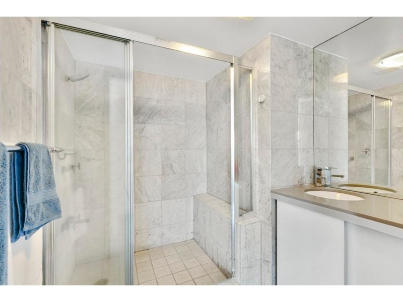 15/204 Marine Parade, Labrador QLD 4215