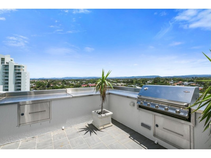 15/204 Marine Parade, Labrador QLD 4215