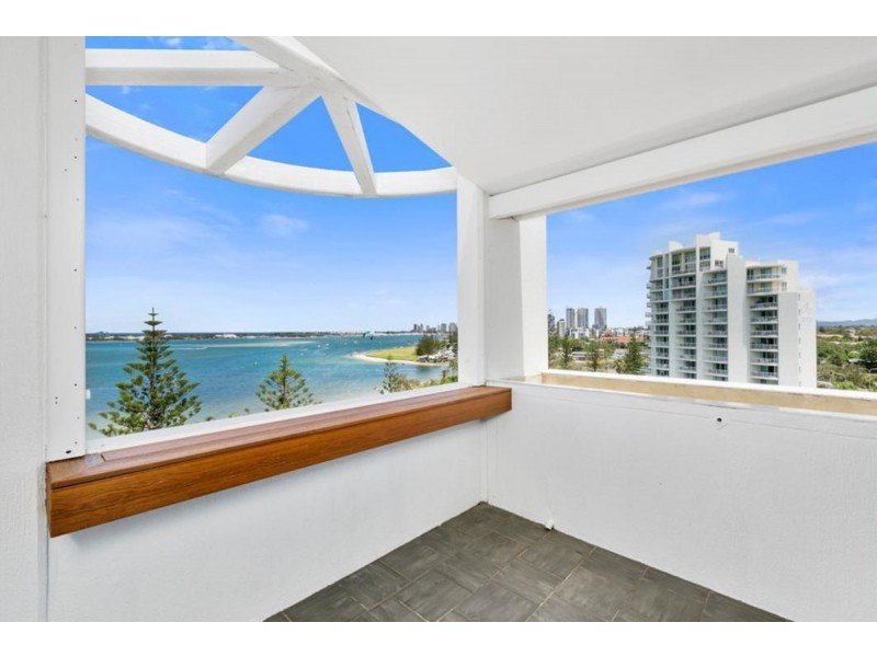 15/204 Marine Parade, Labrador QLD 4215