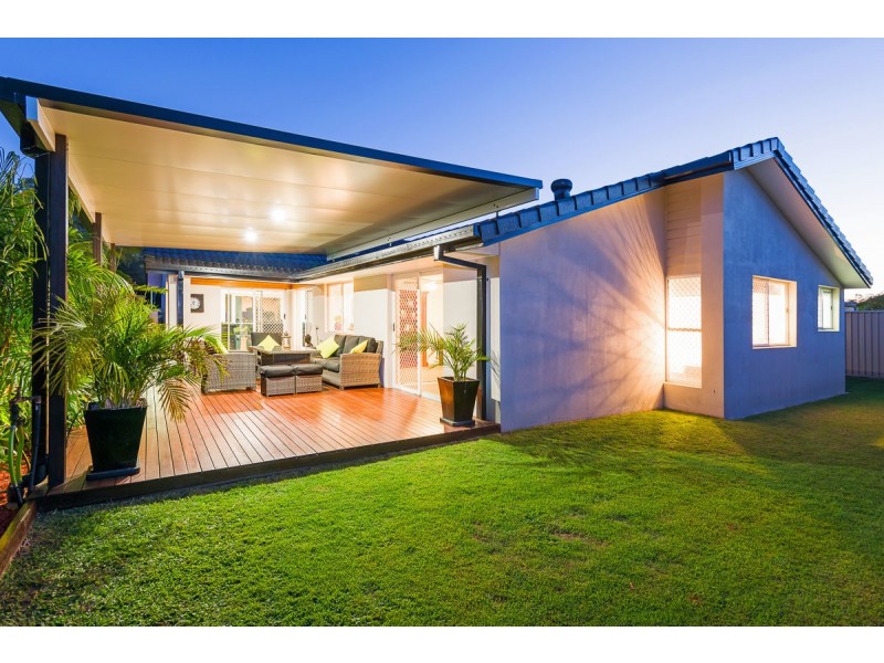 15 Lakefield Crescent, Paradise Point QLD 4216