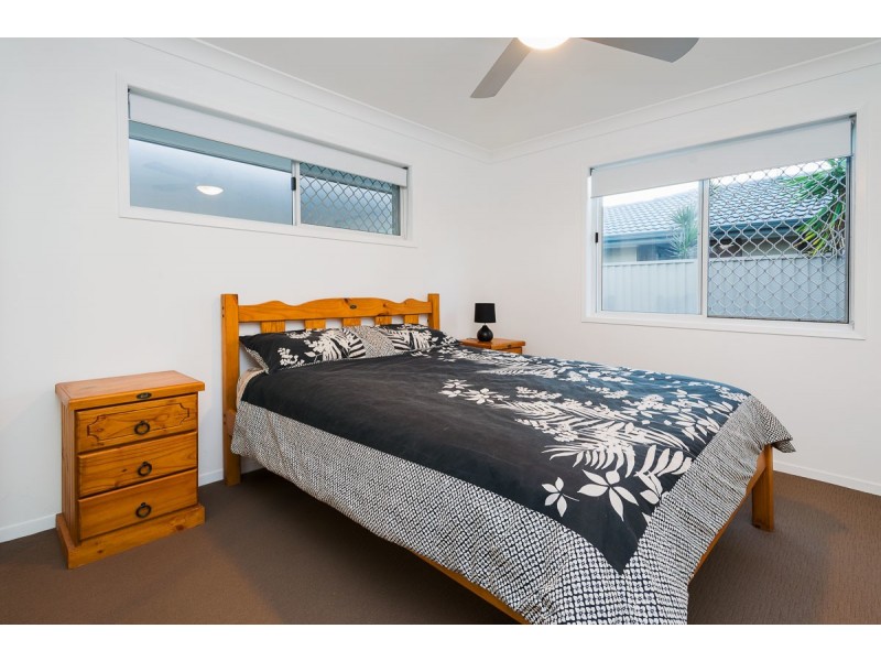 15 Lakefield Crescent, Paradise Point QLD 4216