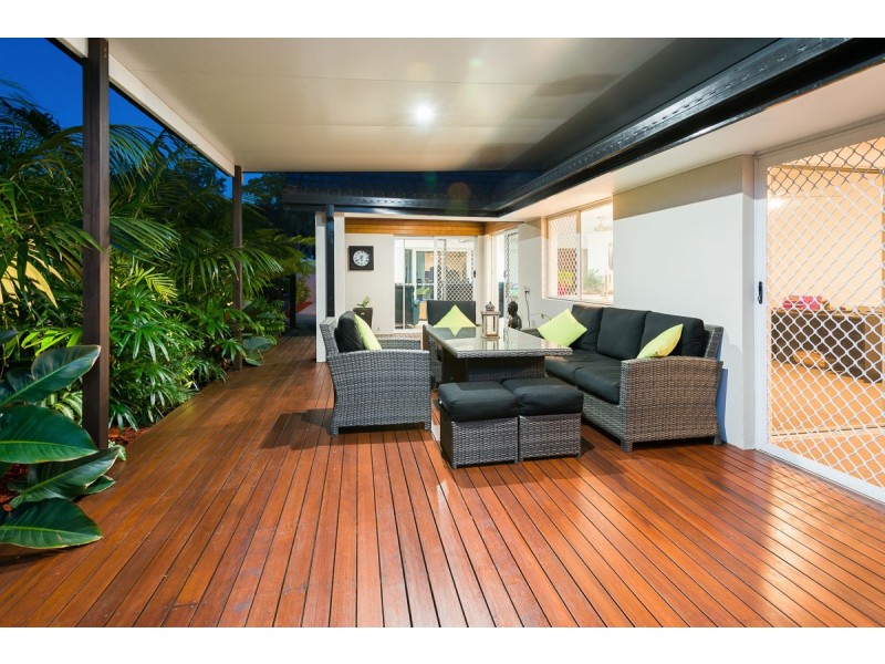 15 Lakefield Crescent, Paradise Point QLD 4216