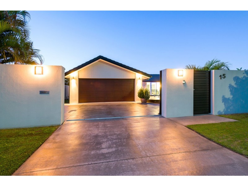 15 Lakefield Crescent, Paradise Point QLD 4216