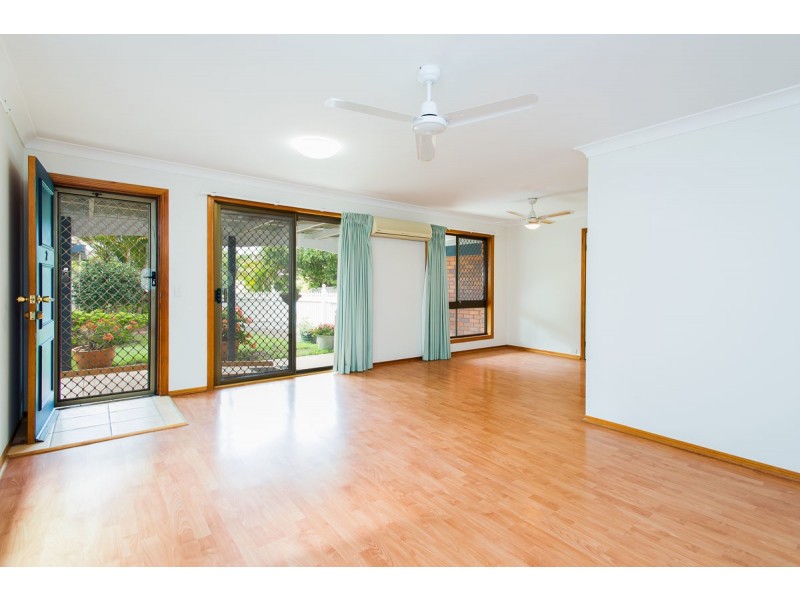 2/12 Warrie Close, Paradise Point QLD 4216