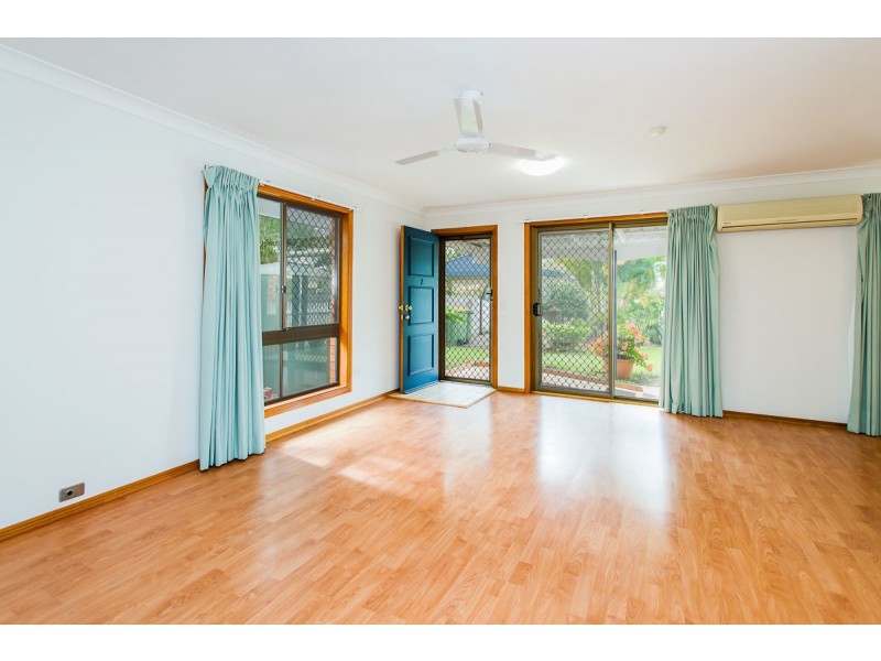 2/12 Warrie Close, Paradise Point QLD 4216
