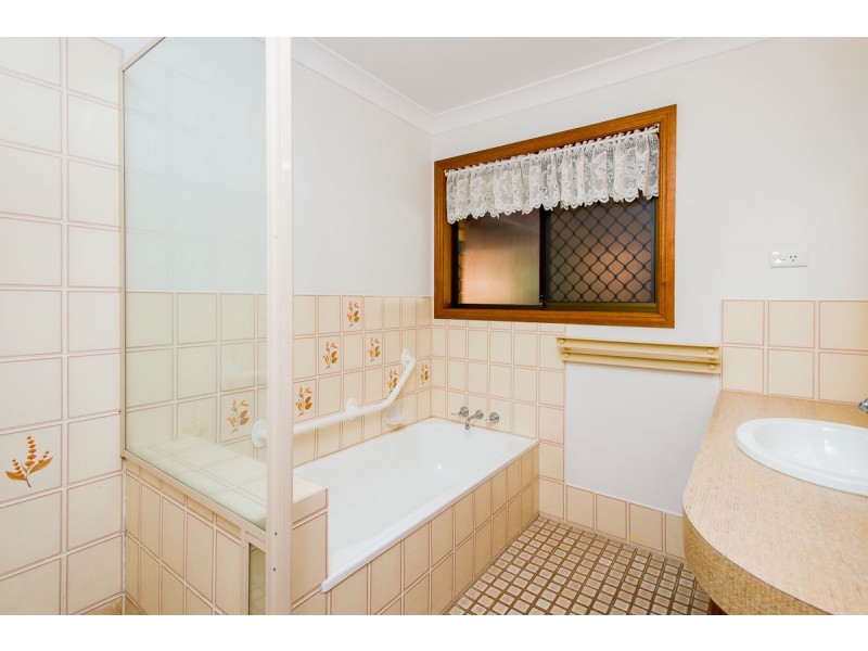 2/12 Warrie Close, Paradise Point QLD 4216