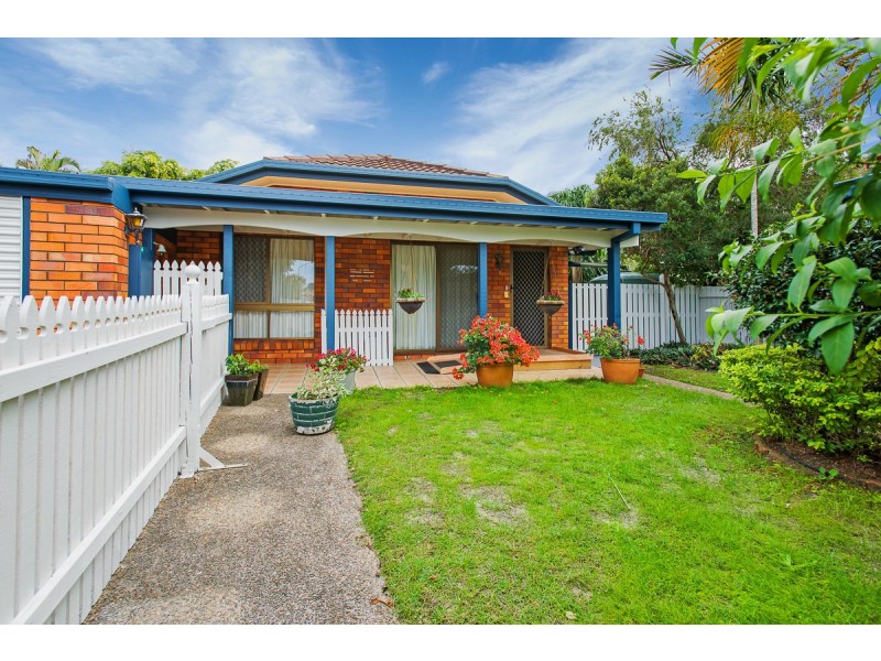 2/12 Warrie Close, Paradise Point QLD 4216