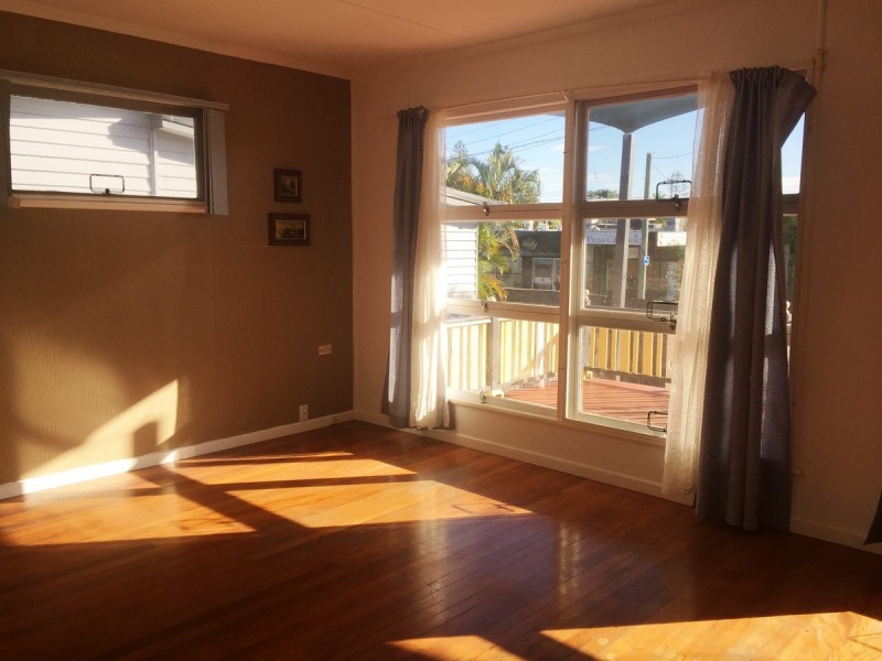 72 Central Street, Labrador QLD 4215