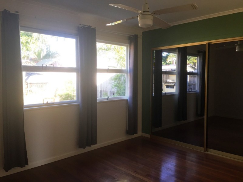 72 Central Street, Labrador QLD 4215