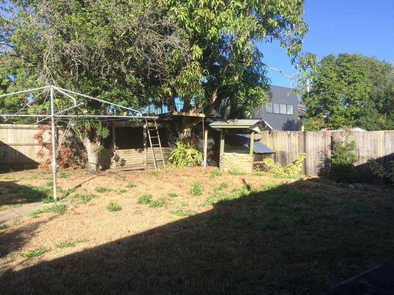 72 Central Street, Labrador QLD 4215