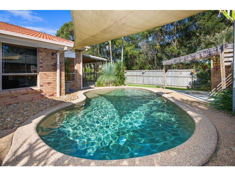 5 Bunker Court, Arundel QLD 4214