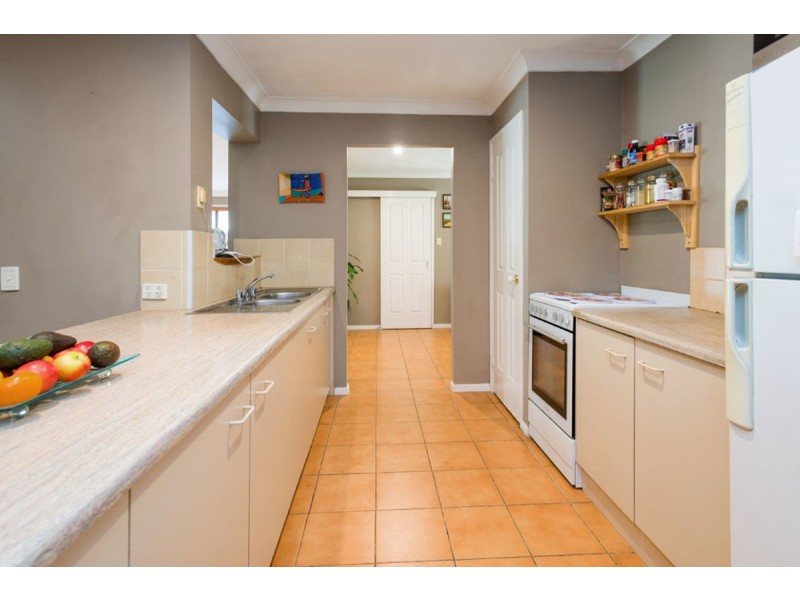 5 Bunker Court, Arundel QLD 4214