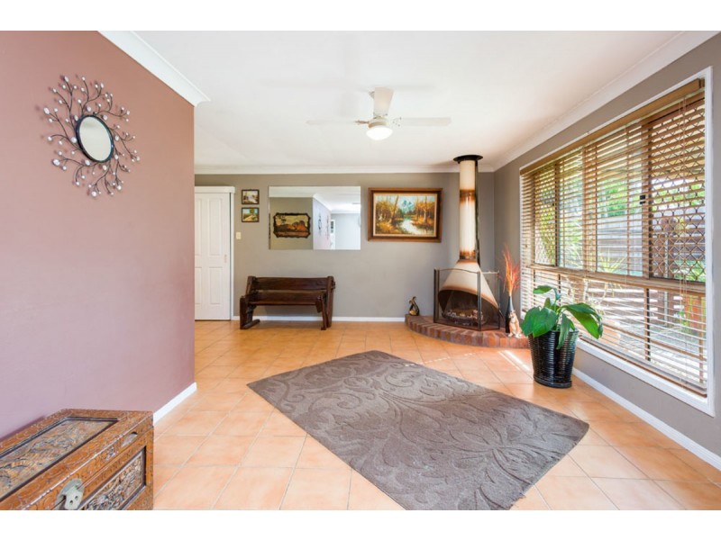 5 Bunker Court, Arundel QLD 4214