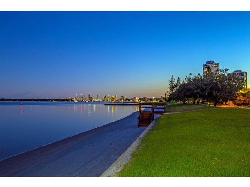 18 Anglers Esplanade, Runaway Bay QLD 4216
