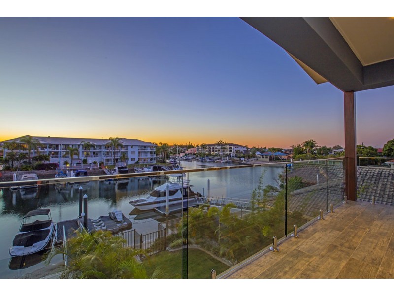 18 Anglers Esplanade, Runaway Bay QLD 4216