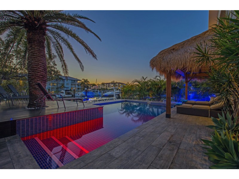 18 Anglers Esplanade, Runaway Bay QLD 4216