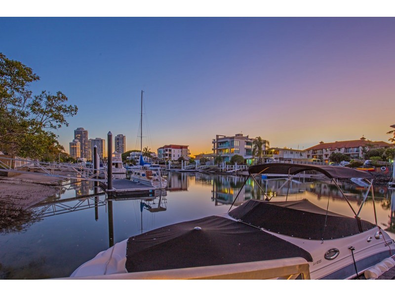 18 Anglers Esplanade, Runaway Bay QLD 4216