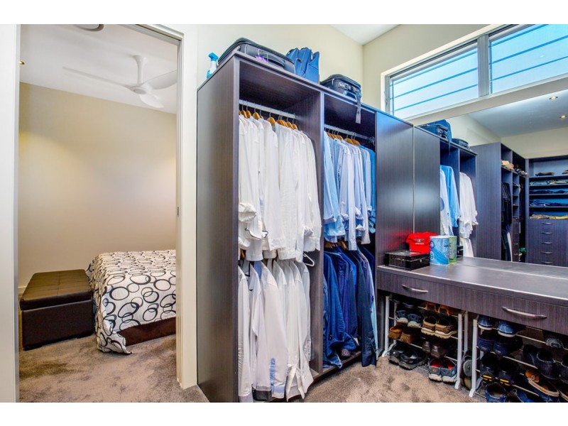 18 Anglers Esplanade, Runaway Bay QLD 4216