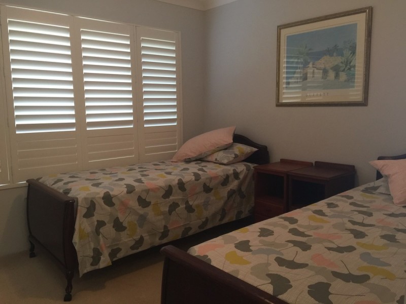 1/194 Marine Parade, Labrador QLD 4215