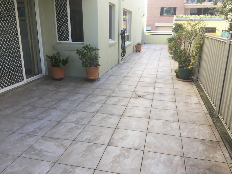 1/194 Marine Parade, Labrador QLD 4215