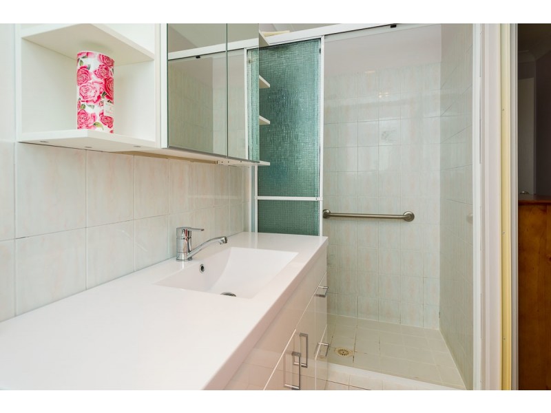 2/9 Sanctuary Court, Coombabah QLD 4216