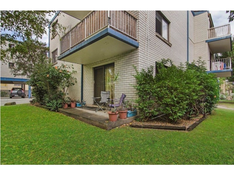 2/20 Bright Avenue, Labrador QLD 4215