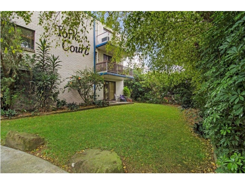 2/20 Bright Avenue, Labrador QLD 4215