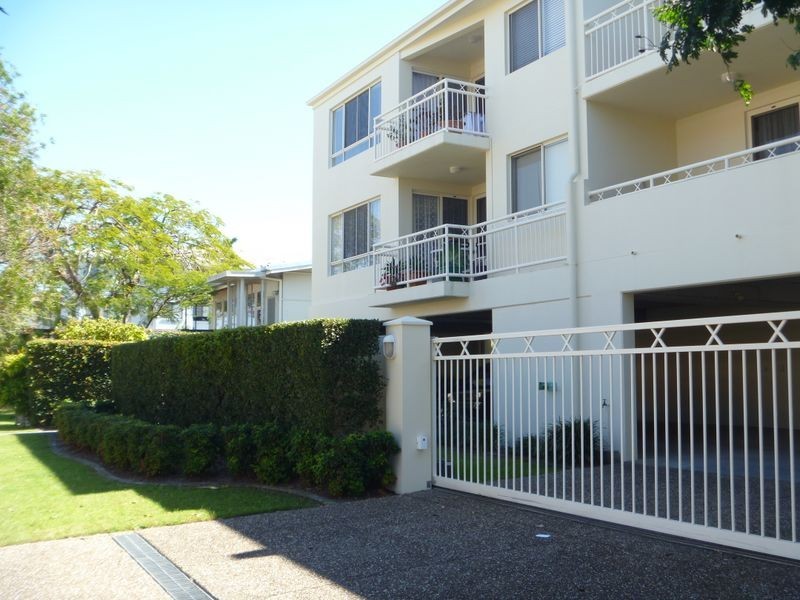 2/62 Brighton Street, Biggera Waters QLD 4216