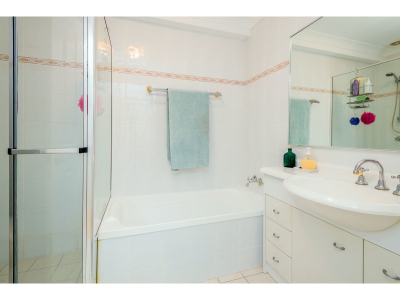 73/88-98 Limetree Parade, Runaway Bay QLD 4216