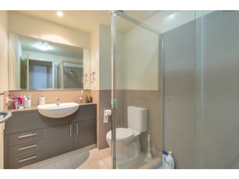 202/360 Marine Parade, Labrador QLD 4215
