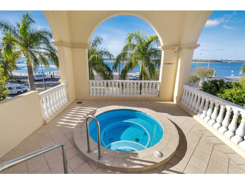 202/360 Marine Parade, Labrador QLD 4215