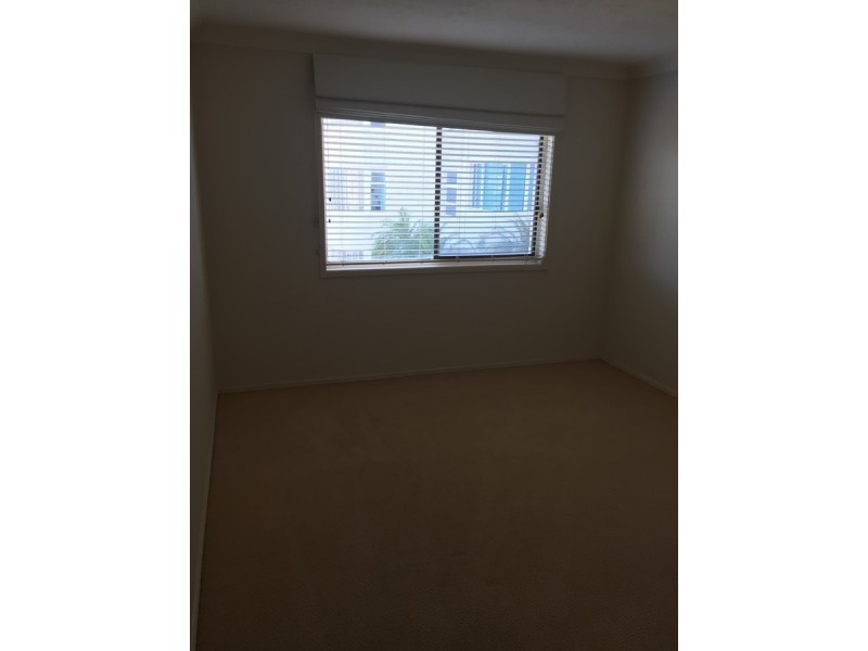 5/198 Marine Parade, Labrador QLD 4215