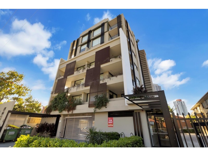 16/43 Lenneberg Street, Southport QLD 4215