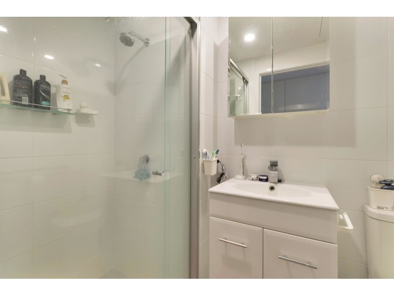 16/43 Lenneberg Street, Southport QLD 4215