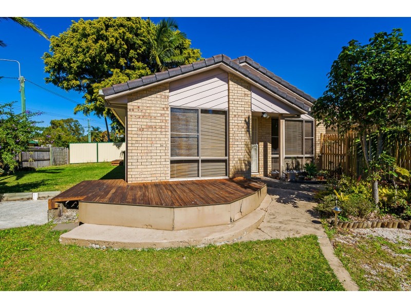 1/120 Whiting Street, Labrador QLD 4215