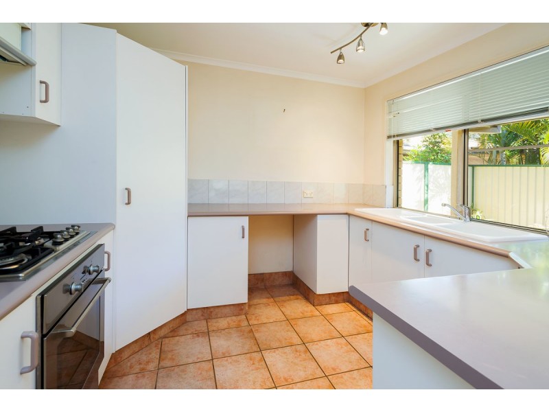 1/120 Whiting Street, Labrador QLD 4215