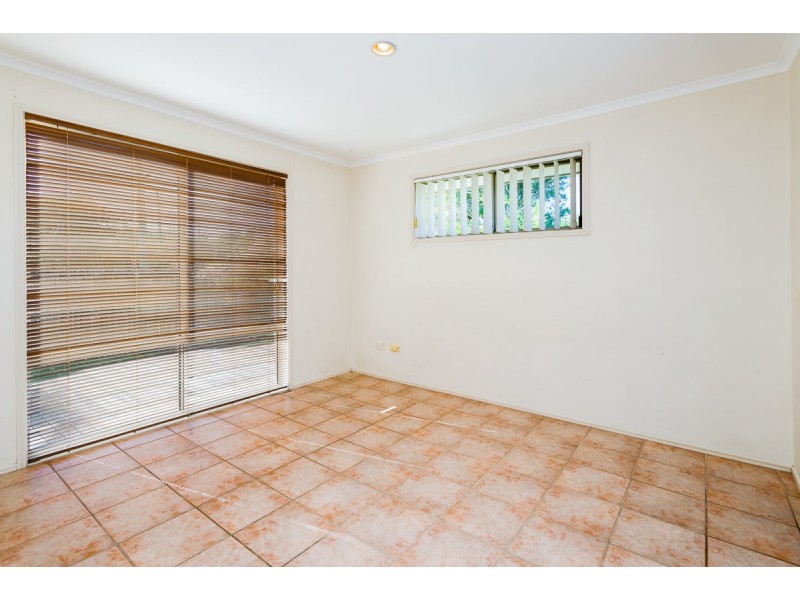 1/120 Whiting Street, Labrador QLD 4215