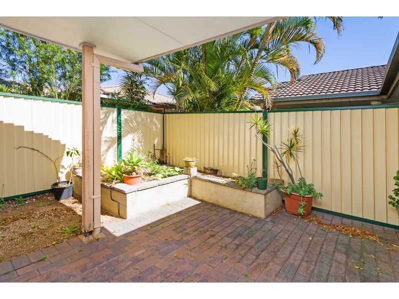 1/120 Whiting Street, Labrador QLD 4215